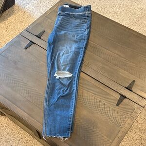 Old Navy Blue Distressed Ankle Jeans
